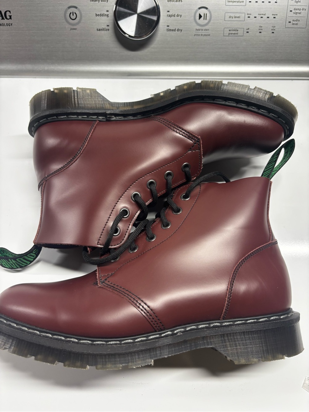 Solovair 6-eye Loredo derby boot